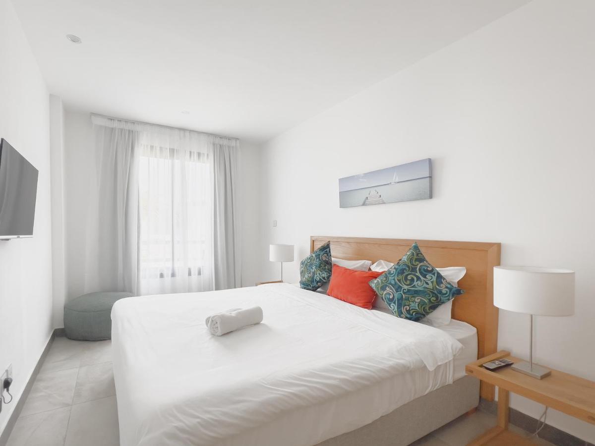 Residence Celestial - Premium 3 Bedrooms Villa With Volcanic Stone Pool Гранд Байе Екстериор снимка