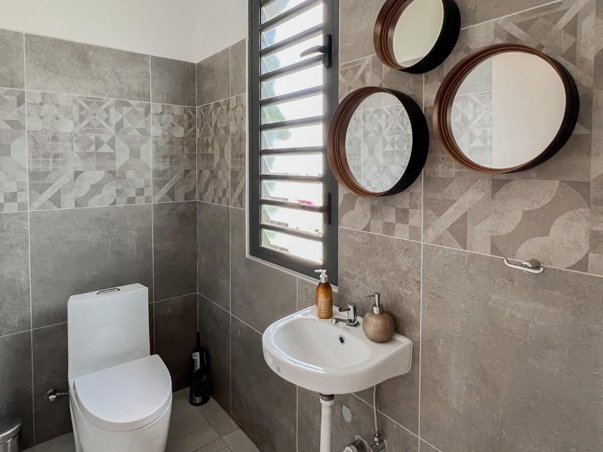 Residence Celestial - Premium 3 Bedrooms Villa With Volcanic Stone Pool Гранд Байе Екстериор снимка