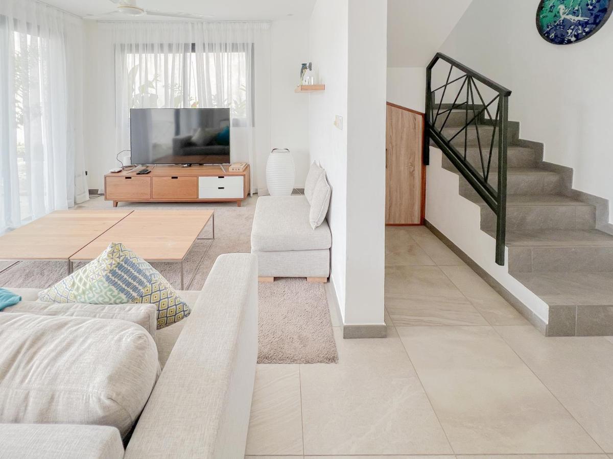 Residence Celestial - Premium 3 Bedrooms Villa With Volcanic Stone Pool Гранд Байе Екстериор снимка